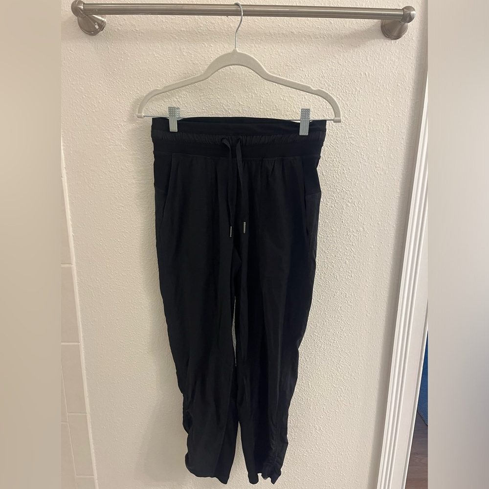 Lululemon Dance Studio Mid-Rise Cropped Pant